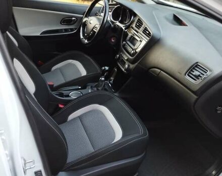 Білий Кіа Сід, об'ємом двигуна 1.58 л та пробігом 120 тис. км за 10600 $, фото 18 на Automoto.ua