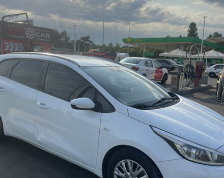 Білий Кіа Сід, об'ємом двигуна 1.6 л та пробігом 261 тис. км за 7500 $, фото 3 на Automoto.ua