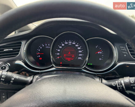 Білий Кіа Сід, об'ємом двигуна 1.6 л та пробігом 226 тис. км за 10500 $, фото 27 на Automoto.ua