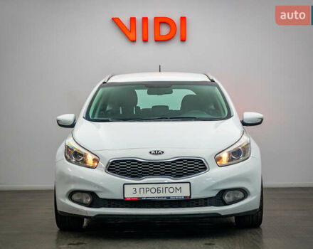 Белый Киа Сид, объемом двигателя 1.59 л и пробегом 204 тыс. км за 9622 $, фото 4 на Automoto.ua
