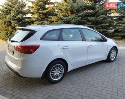 Білий Кіа Сід, об'ємом двигуна 1.58 л та пробігом 120 тис. км за 10600 $, фото 5 на Automoto.ua