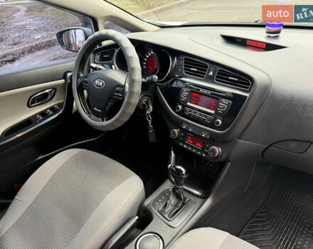 Білий Кіа Сід, об'ємом двигуна 1.6 л та пробігом 124 тис. км за 11500 $, фото 28 на Automoto.ua
