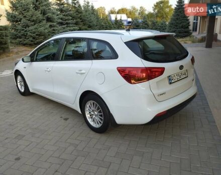 Білий Кіа Сід, об'ємом двигуна 1.58 л та пробігом 120 тис. км за 10600 $, фото 9 на Automoto.ua