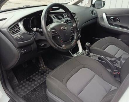 Белый Киа Сид, объемом двигателя 1.6 л и пробегом 265 тыс. км за 8200 $, фото 10 на Automoto.ua
