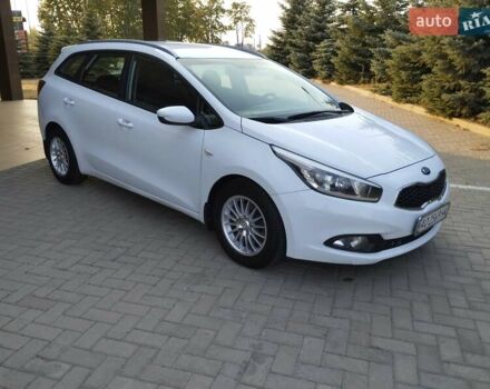 Білий Кіа Сід, об'ємом двигуна 1.58 л та пробігом 120 тис. км за 10600 $, фото 4 на Automoto.ua