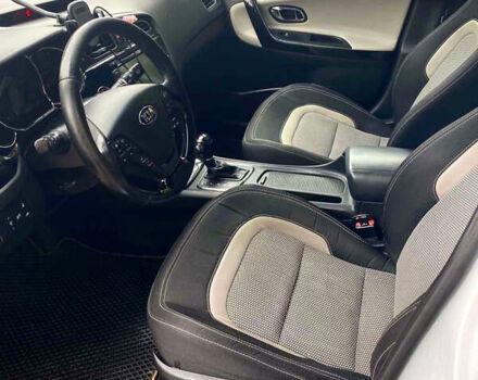 Белый Киа Сид, объемом двигателя 1.58 л и пробегом 285 тыс. км за 11500 $, фото 8 на Automoto.ua