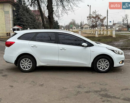 Білий Кіа Сід, об'ємом двигуна 1.6 л та пробігом 124 тис. км за 11500 $, фото 10 на Automoto.ua
