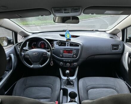 Белый Киа Сид, объемом двигателя 1.4 л и пробегом 250 тыс. км за 7700 $, фото 11 на Automoto.ua
