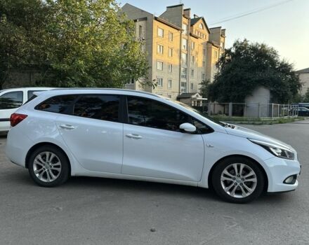 Белый Киа Сид, объемом двигателя 1.4 л и пробегом 250 тыс. км за 7700 $, фото 1 на Automoto.ua