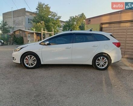 Белый Киа Сид, объемом двигателя 1.58 л и пробегом 240 тыс. км за 8700 $, фото 13 на Automoto.ua