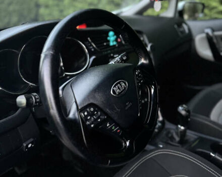 Белый Киа Сид, объемом двигателя 1.4 л и пробегом 211 тыс. км за 7550 $, фото 6 на Automoto.ua