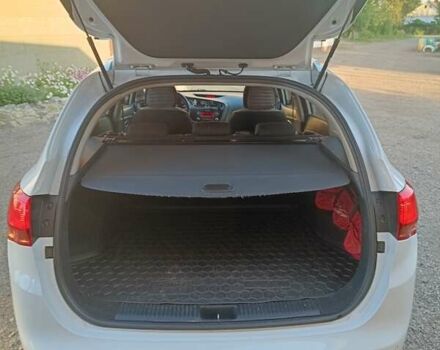 Белый Киа Сид, объемом двигателя 1.58 л и пробегом 240 тыс. км за 8700 $, фото 2 на Automoto.ua