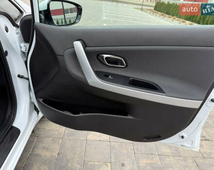 Білий Кіа Сід, об'ємом двигуна 1.6 л та пробігом 210 тис. км за 13500 $, фото 32 на Automoto.ua