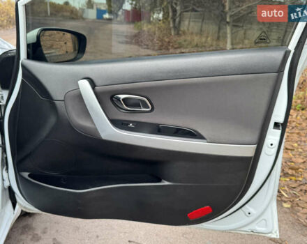 Кіа Сід 2015 у Прилуках на Automoto.ua Білий Кіа Сід, об'ємом двигуна 1.4 л та пробігом 233 тис. км за 6900 $, фото 10 на Automoto.ua