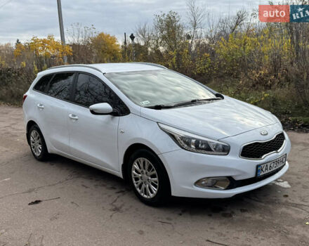 Кіа Сід 2015 у Прилуках на Automoto.ua Білий Кіа Сід, об'ємом двигуна 1.4 л та пробігом 233 тис. км за 6900 $, фото 2 на Automoto.ua