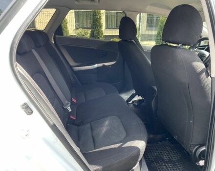 Белый Киа Сид, объемом двигателя 1.6 л и пробегом 280 тыс. км за 7900 $, фото 10 на Automoto.ua