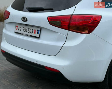 Білий Кіа Сід, об'ємом двигуна 1.6 л та пробігом 210 тис. км за 13500 $, фото 11 на Automoto.ua