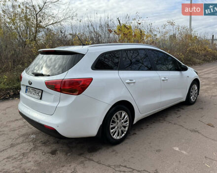 Кіа Сід 2015 у Прилуках на Automoto.ua Білий Кіа Сід, об'ємом двигуна 1.4 л та пробігом 233 тис. км за 6900 $, фото 4 на Automoto.ua