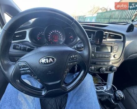 Белый Киа Сид, объемом двигателя 1.4 л и пробегом 240 тыс. км за 11500 $, фото 5 на Automoto.ua