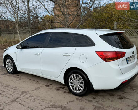 Кіа Сід 2015 у Прилуках на Automoto.ua Білий Кіа Сід, об'ємом двигуна 1.4 л та пробігом 233 тис. км за 6900 $, фото 5 на Automoto.ua
