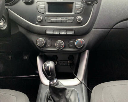 Білий Кіа Сід, об'ємом двигуна 1.6 л та пробігом 258 тис. км за 7800 $, фото 17 на Automoto.ua