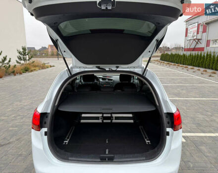 Білий Кіа Сід, об'ємом двигуна 1.6 л та пробігом 210 тис. км за 13500 $, фото 14 на Automoto.ua