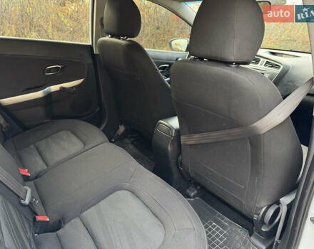 Кіа Сід 2015 у Прилуках на Automoto.ua Білий Кіа Сід, об'ємом двигуна 1.4 л та пробігом 233 тис. км за 6900 $, фото 13 на Automoto.ua