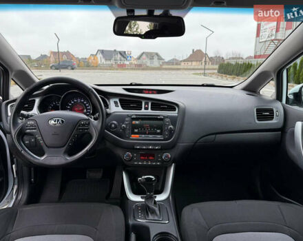 Білий Кіа Сід, об'ємом двигуна 1.6 л та пробігом 210 тис. км за 13500 $, фото 27 на Automoto.ua