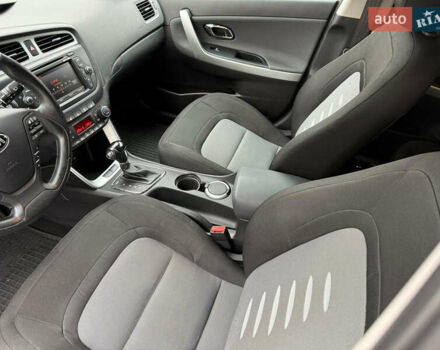 Білий Кіа Сід, об'ємом двигуна 1.6 л та пробігом 210 тис. км за 13500 $, фото 17 на Automoto.ua