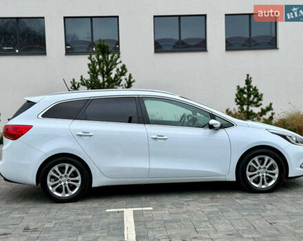 Білий Кіа Сід, об'ємом двигуна 1.6 л та пробігом 210 тис. км за 13500 $, фото 3 на Automoto.ua