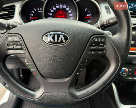 Білий Кіа Сід, об'ємом двигуна 1.6 л та пробігом 210 тис. км за 13500 $, фото 23 на Automoto.ua