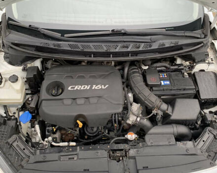 Білий Кіа Сід, об'ємом двигуна 1.6 л та пробігом 258 тис. км за 7800 $, фото 20 на Automoto.ua