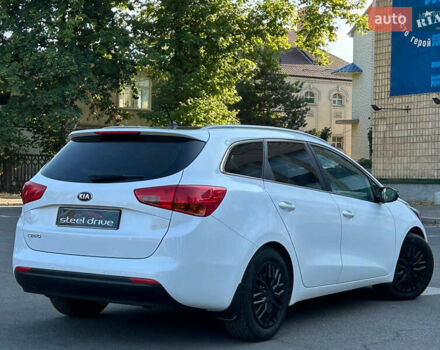 Белый Киа Сид, объемом двигателя 1.59 л и пробегом 28 тыс. км за 12699 $, фото 3 на Automoto.ua