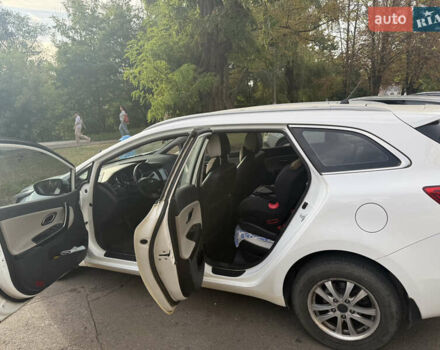 Киа Сид 2016 в Кривом Роге на Automoto.ua Белый Киа Сид, объемом двигателя 1.58 л и пробегом 138 тыс. км за 12000 $, фото 9 на Automoto.ua