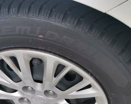 Белый Киа Сид, объемом двигателя 1.59 л и пробегом 78 тыс. км за 13500 $, фото 3 на Automoto.ua