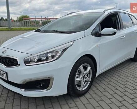 Белый Киа Сид, объемом двигателя 1.4 л и пробегом 196 тыс. км за 9400 $, фото 2 на Automoto.ua