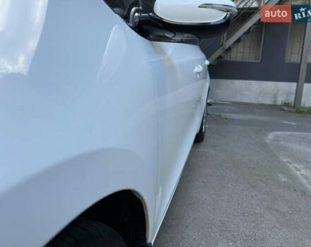 Белый Киа Сид, объемом двигателя 1.59 л и пробегом 66 тыс. км за 12000 $, фото 7 на Automoto.ua