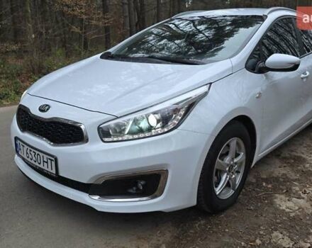 Белый Киа Сид, объемом двигателя 1.4 л и пробегом 198 тыс. км за 8500 $, фото 4 на Automoto.ua