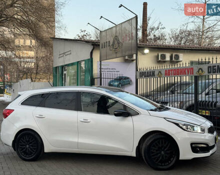 Белый Киа Сид, объемом двигателя 1.59 л и пробегом 19 тыс. км за 13300 $, фото 2 на Automoto.ua