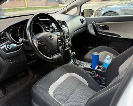 Білий Кіа Сід, об'ємом двигуна 1.59 л та пробігом 220 тис. км за 12050 $, фото 4 на Automoto.ua