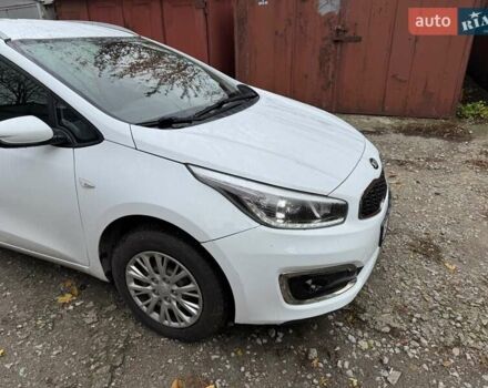 Кіа Сід 2016 у Дніпро (Дніпропетровську) на Automoto.ua Білий Кіа Сід, об'ємом двигуна 1.58 л та пробігом 197 тис. км за 8500 $, фото 6 на Automoto.ua