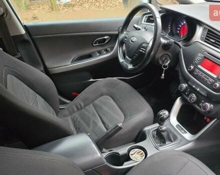 Белый Киа Сид, объемом двигателя 1.4 л и пробегом 198 тыс. км за 8500 $, фото 8 на Automoto.ua