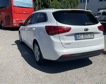 Белый Киа Сид, объемом двигателя 1.59 л и пробегом 308 тыс. км за 10500 $, фото 4 на Automoto.ua