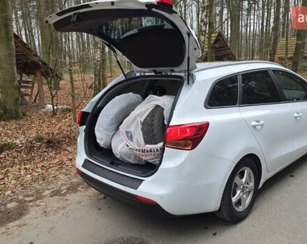 Белый Киа Сид, объемом двигателя 1.4 л и пробегом 198 тыс. км за 8500 $, фото 25 на Automoto.ua