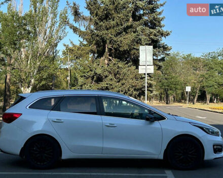 Белый Киа Сид, объемом двигателя 1.59 л и пробегом 28 тыс. км за 12699 $, фото 5 на Automoto.ua