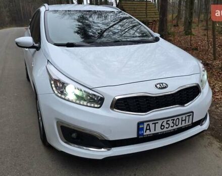 Белый Киа Сид, объемом двигателя 1.4 л и пробегом 198 тыс. км за 8500 $, фото 6 на Automoto.ua