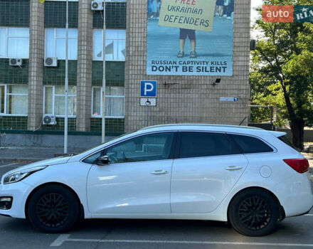 Белый Киа Сид, объемом двигателя 1.59 л и пробегом 28 тыс. км за 12699 $, фото 4 на Automoto.ua