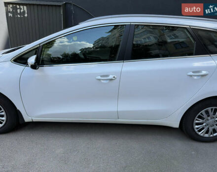Белый Киа Сид, объемом двигателя 1.59 л и пробегом 66 тыс. км за 12000 $, фото 8 на Automoto.ua