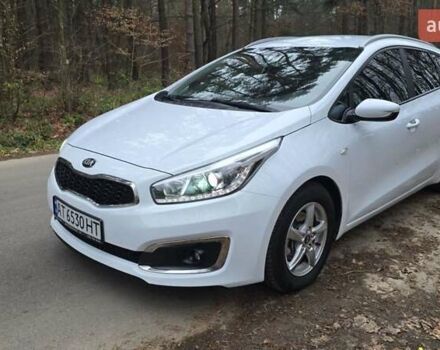 Белый Киа Сид, объемом двигателя 1.4 л и пробегом 198 тыс. км за 8500 $, фото 3 на Automoto.ua