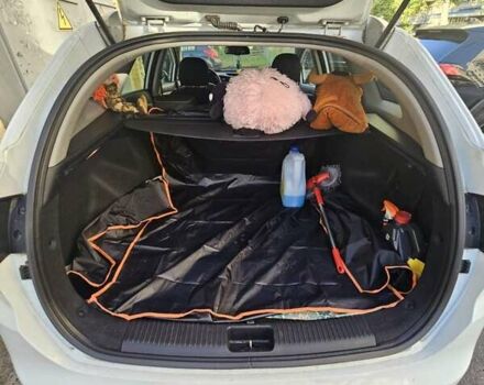 Белый Киа Сид, объемом двигателя 1.59 л и пробегом 166 тыс. км за 13000 $, фото 4 на Automoto.ua